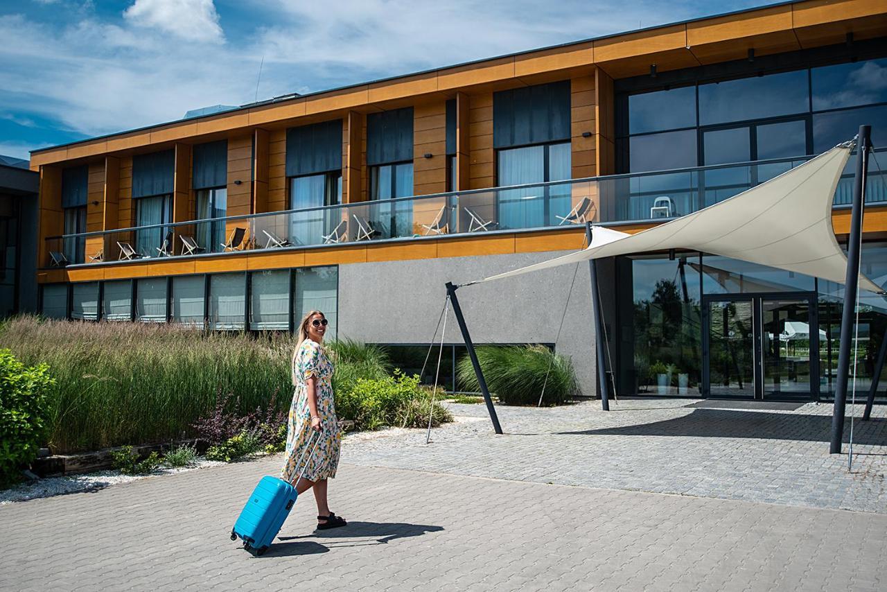 Hotel Bonifacio Spa&Sport Resort Sochocin Exterior photo